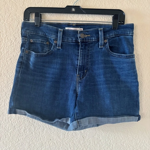 Levi’s mid length shorts Size 29 - Picture 1 of 9